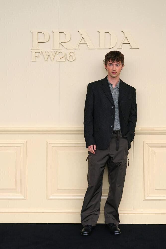 Troye Sivan au défilé homme Prada automne-hiver 2026-2027.
