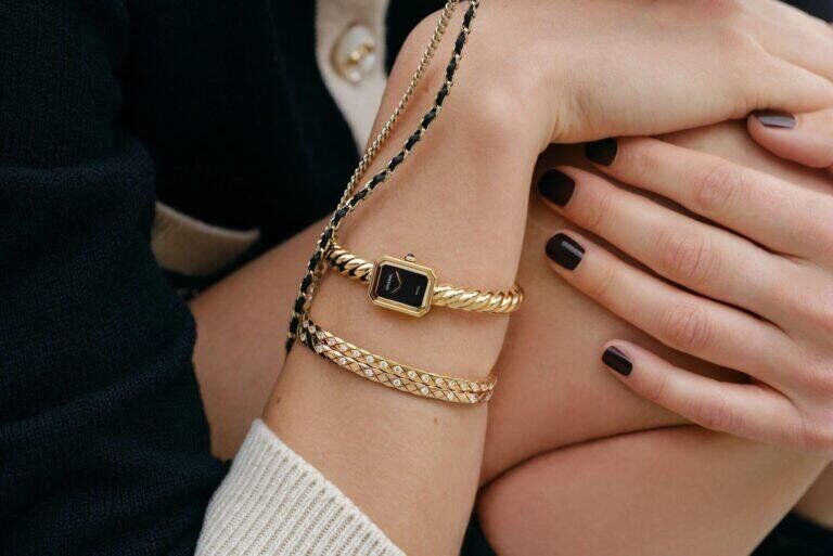 tendance horlogerie montre bracelet rigide Ma Premiere Galon de Chanel.
