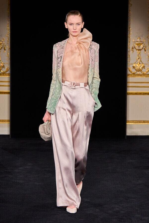 defile armani prive printemps-ete 2026 à la fashion week haute couture de paris