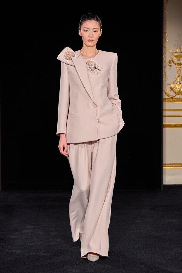 defile armani prive printemps-ete 2026 à la fashion week haute couture de paris