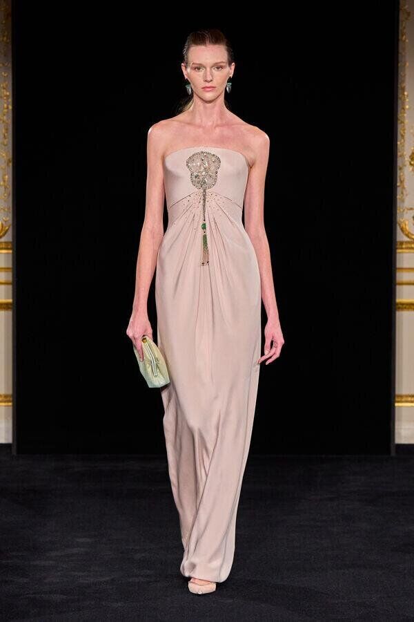defile armani prive printemps-ete 2026 à la fashion week haute couture de paris