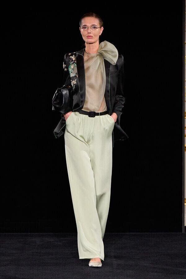 defile armani prive printemps-ete 2026 à la fashion week haute couture de paris