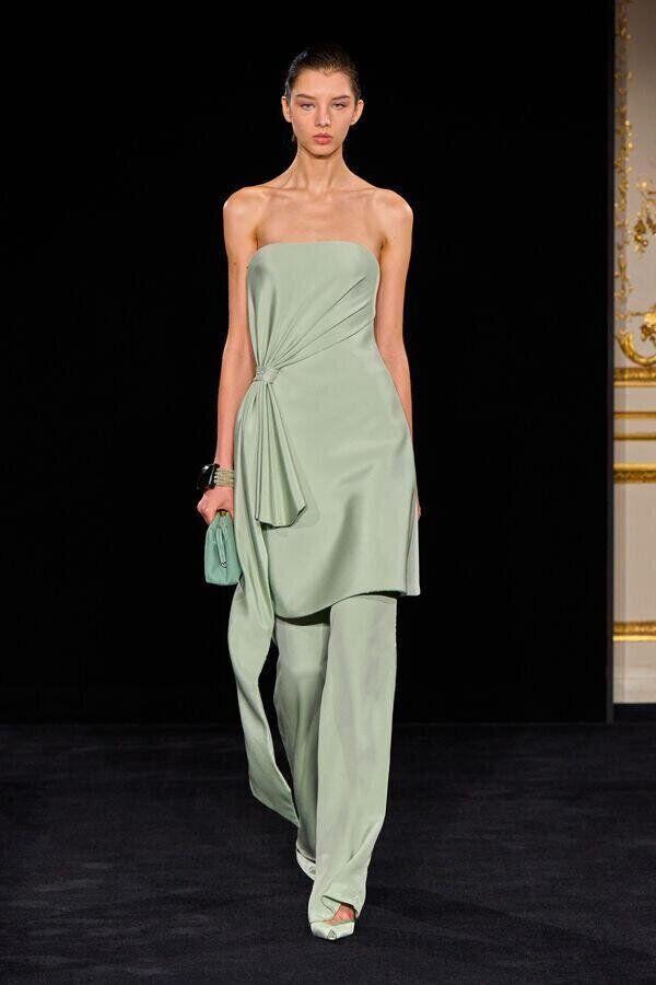 defile armani prive printemps-ete 2026 à la fashion week haute couture de paris