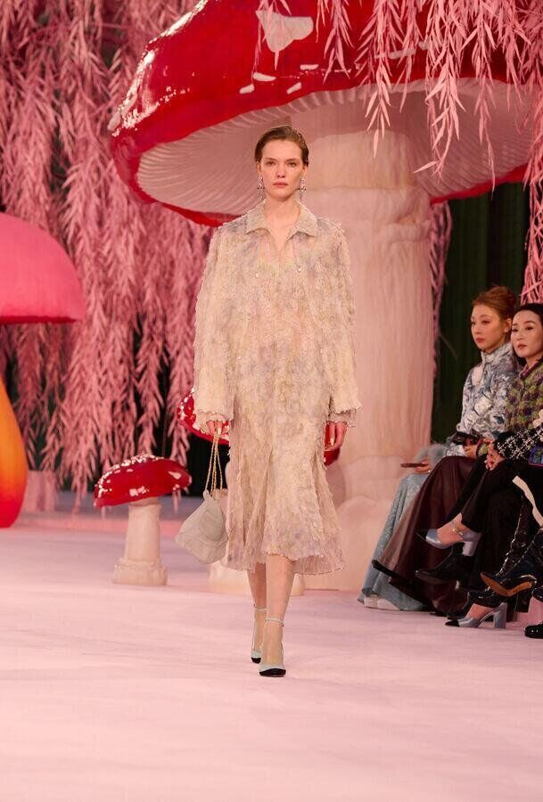 défilé chanel haute couture printemps-été 2026 à la fashion week de paris