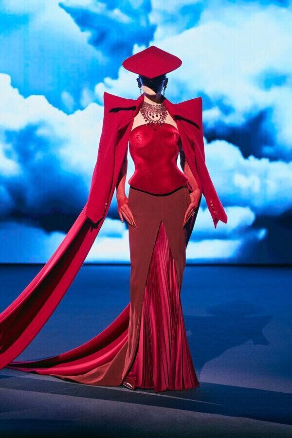 le défilé robert wun haute couture printemps-été 2026 à la fashion week de paris