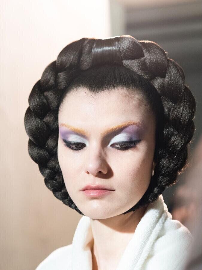 backstage du défilé viktor & rolf haute couture printemps-été 2026 à la fashion week de paris