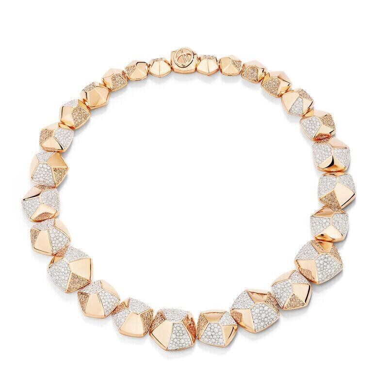 Collier pomellato haute joaillerie Pentagoni en or rose, diamants blancs et bruns.