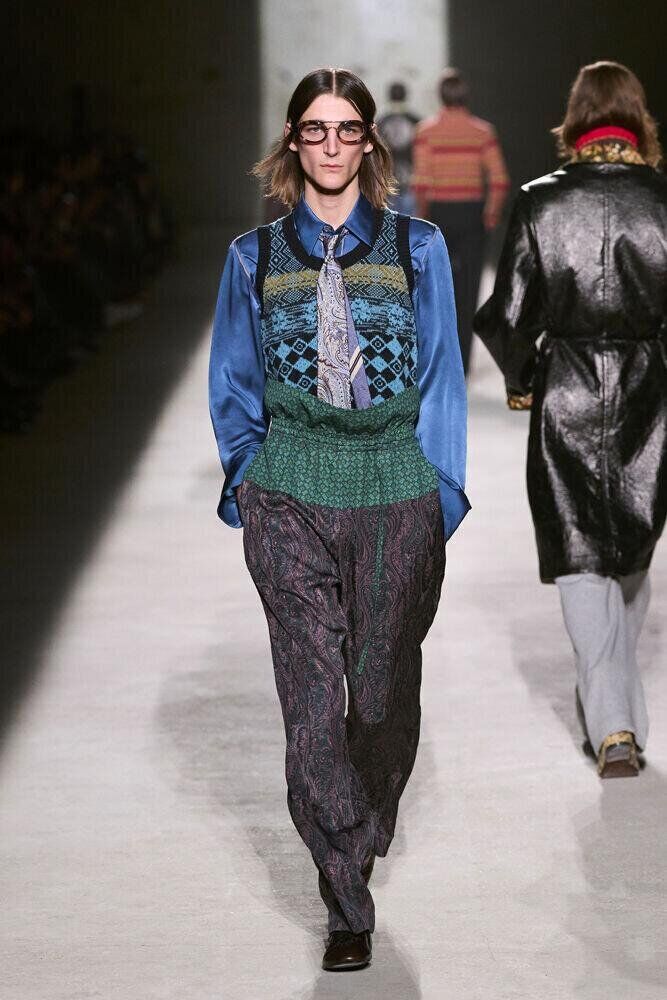 Le défilé Dries Van Noten automne-hiver 2026-2027 à la Fashion Week à Paris
