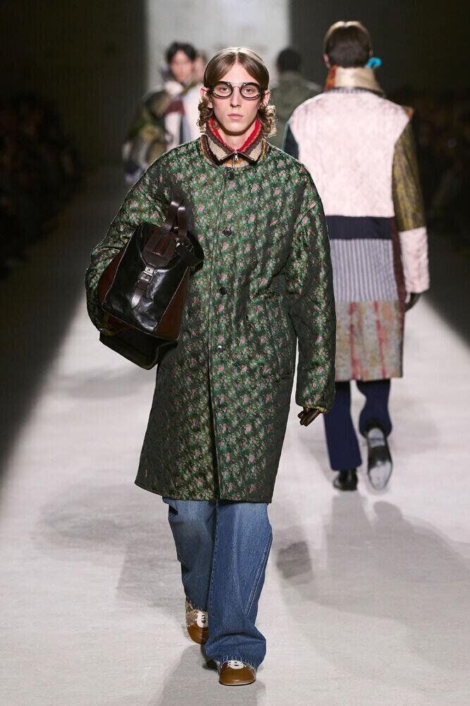 Le défilé Dries Van Noten automne-hiver 2026-2027 à la Fashion Week à Paris