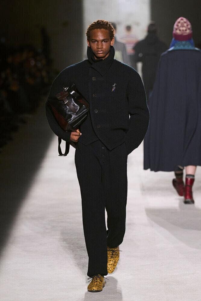 Le défilé Dries Van Noten automne-hiver 2026-2027 à la Fashion Week à Paris