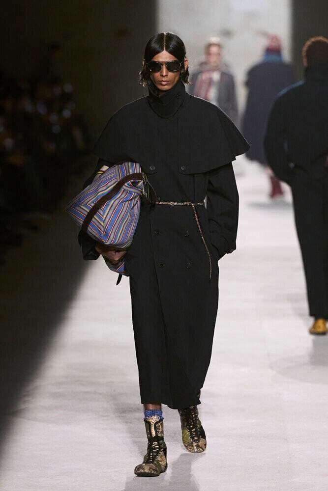 Le défilé Dries Van Noten automne-hiver 2026-2027 à la Fashion Week à Paris
