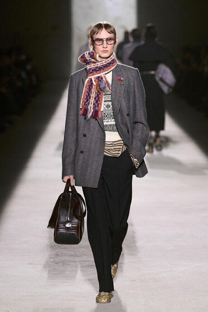Le défilé Dries Van Noten automne-hiver 2026-2027 à la Fashion Week à Paris