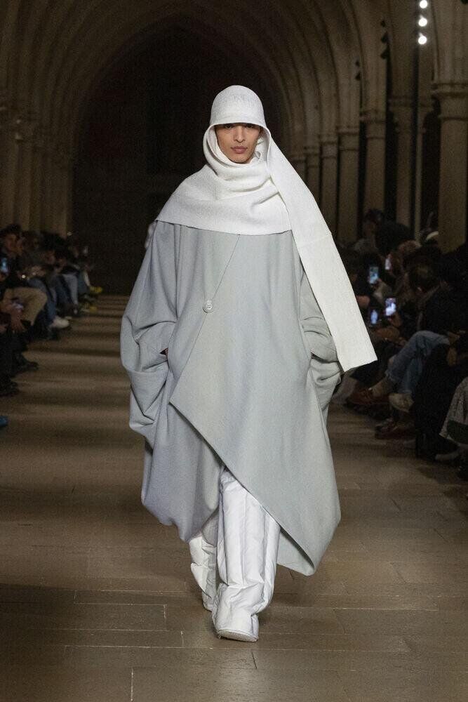 Le défilé Issey Miyake IM MEN automne-hiver 2026-2027 à la Fashion Week de Paris