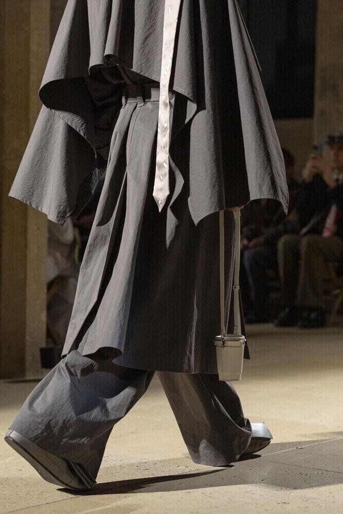 Le défilé Issey Miyake IM MEN automne-hiver 2026-2027 à la Fashion Week de Paris