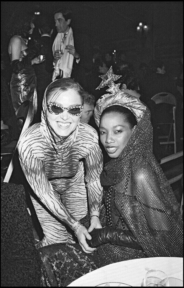 La mannequin Mounia lors de la soirée à thème “Femme Fatale” au Palace à Paris en 1980.