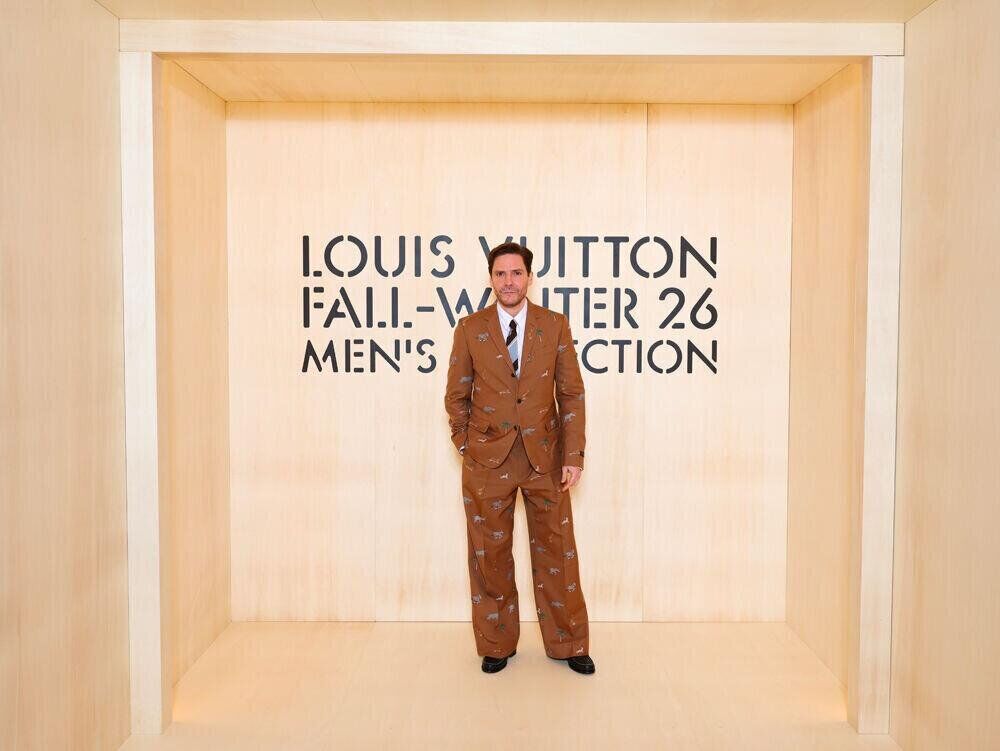 Daniel Brühl au défilé Louis Vuitton homme automne-hiver 2026-2027