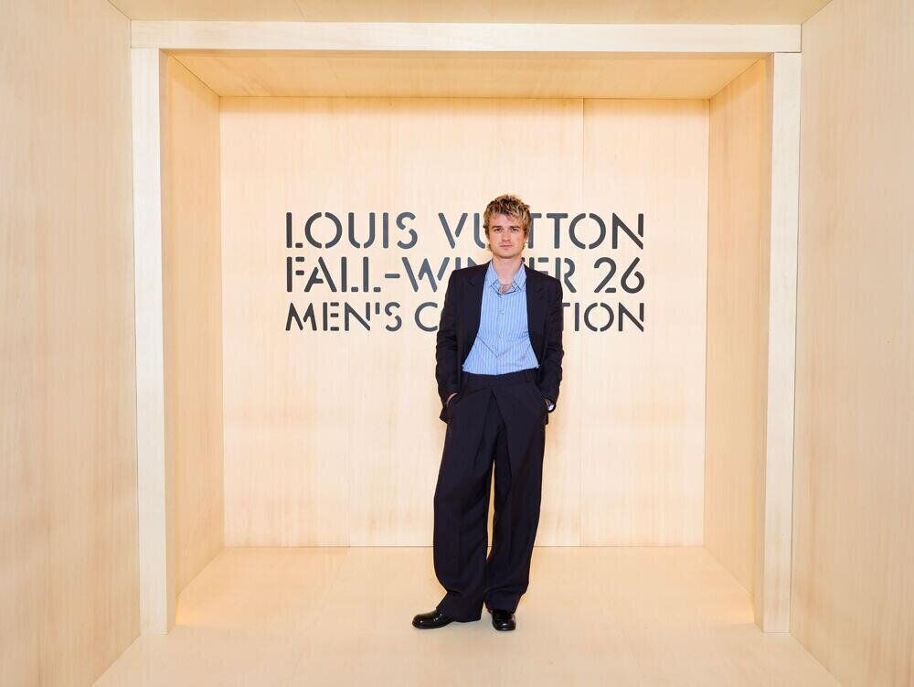 Joe Keery au défilé Louis Vuitton homme automne-hiver 2026-2027