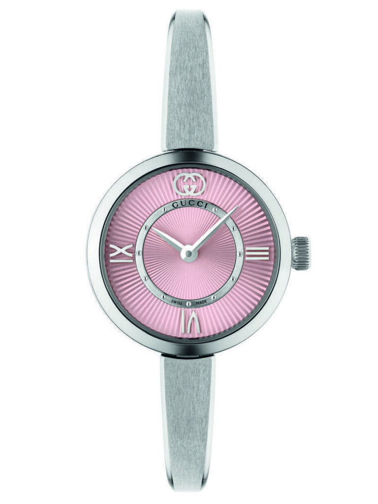 Montre à bracelet rigide Model 2000 en acier inoxydable, Gucci, 1430 €
