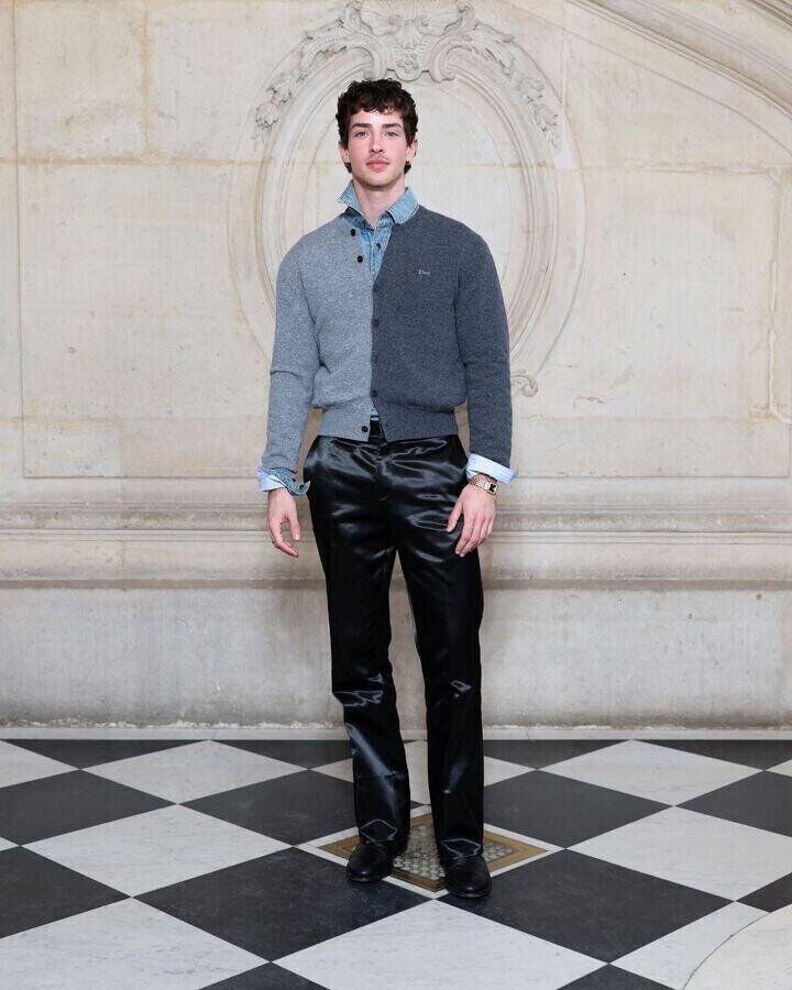 manu rios au défilé dior homme automne-hiver 2026-2027 pendant la fashion week de paris