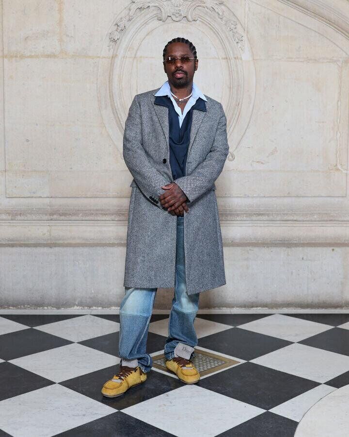 curtis harding au défilé dior homme automne-hiver 2026-2027 pendant la fashion week de paris