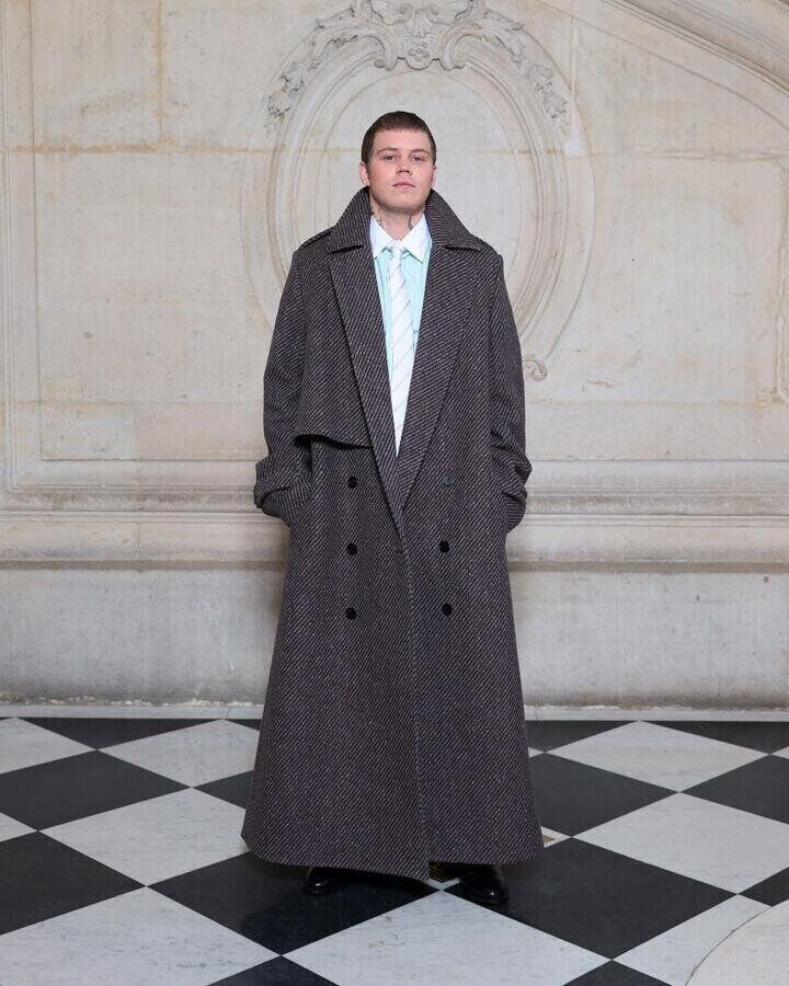 yung lean au défilé dior homme automne-hiver 2026-2027 pendant la fashion week de paris