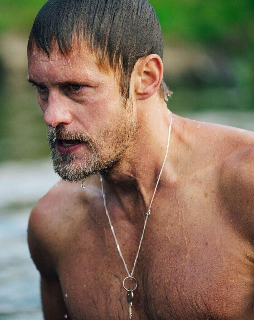 Alexander Skarsgård à l'affiche de Pillion.