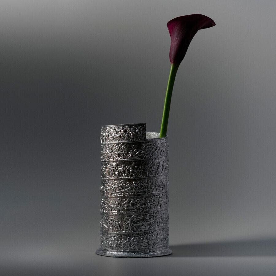 vase en laiton colonne vendome collection beaux objets caron x atelier constant