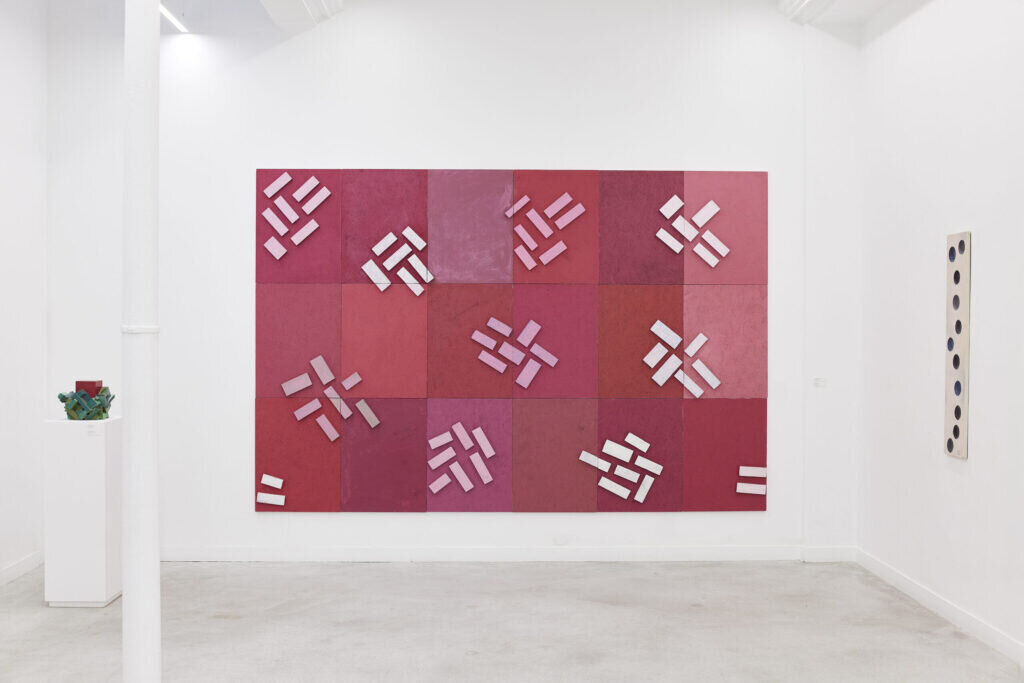 Vue de l'exposition Dessins dans l’air – Œuvres 1976-2024 de l'artiste russe Igor Chelkovski