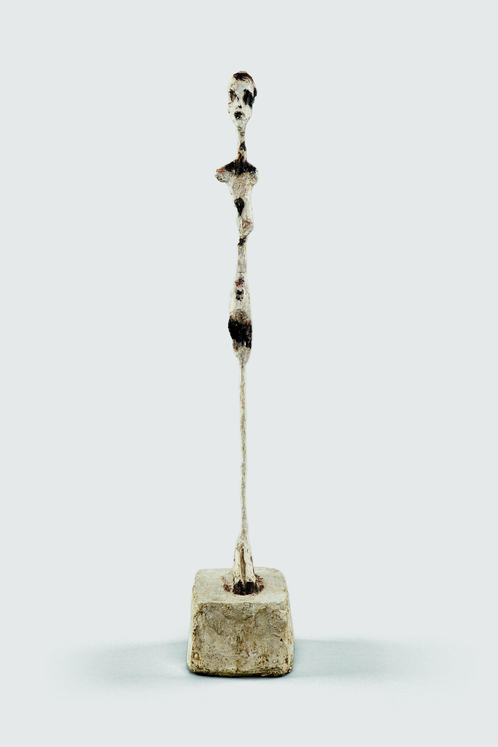 Alberto Giacometti, Femme debout, c. 1961 Plâtre peint. 46 × 7,6 × 11,2 cm. Fondation Giacometti. © Succession Alberto Giacometti / Adagp, Paris 2026