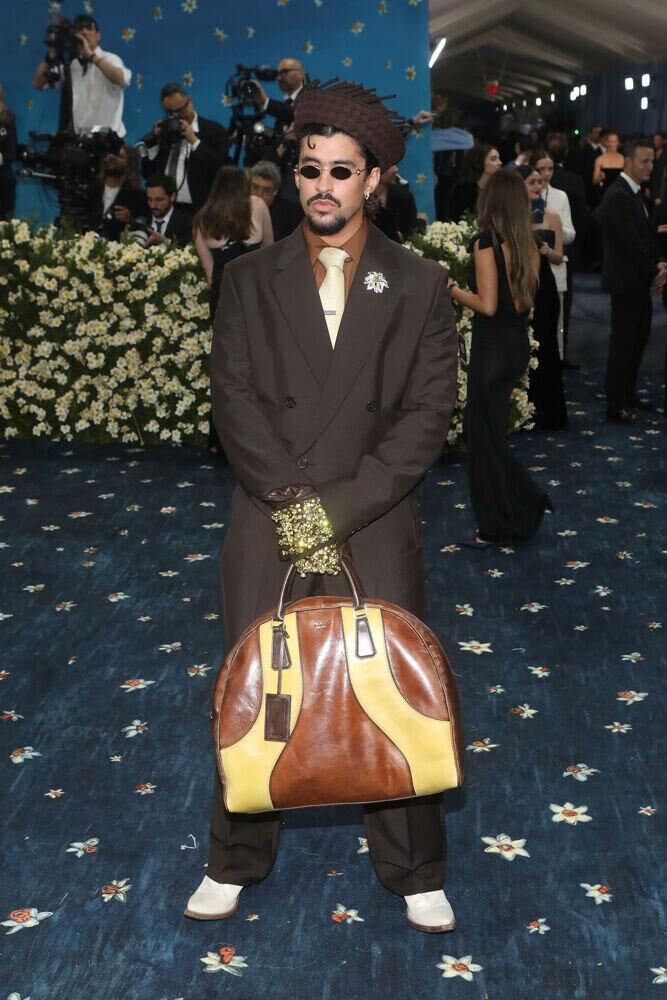 Bad Bunny en Prada lors du Met Gala 2025, au Metropolitan Museum of Art, le 5 mai 2025. © Udo Salters/Patrick McMullan via Getty Images