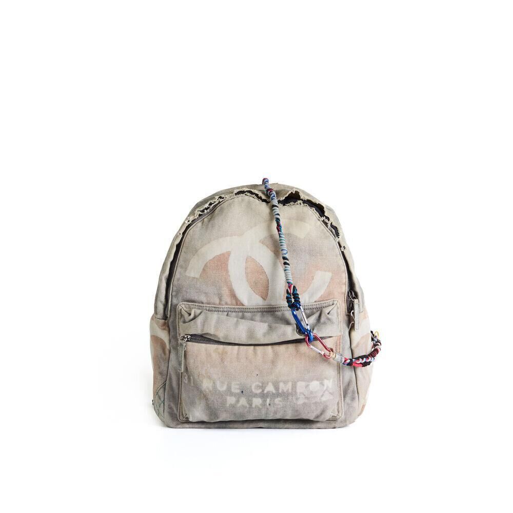 Sac à dos Chanel Graffiti ayant appartenu à Karl Largefeld © Joopiter.
