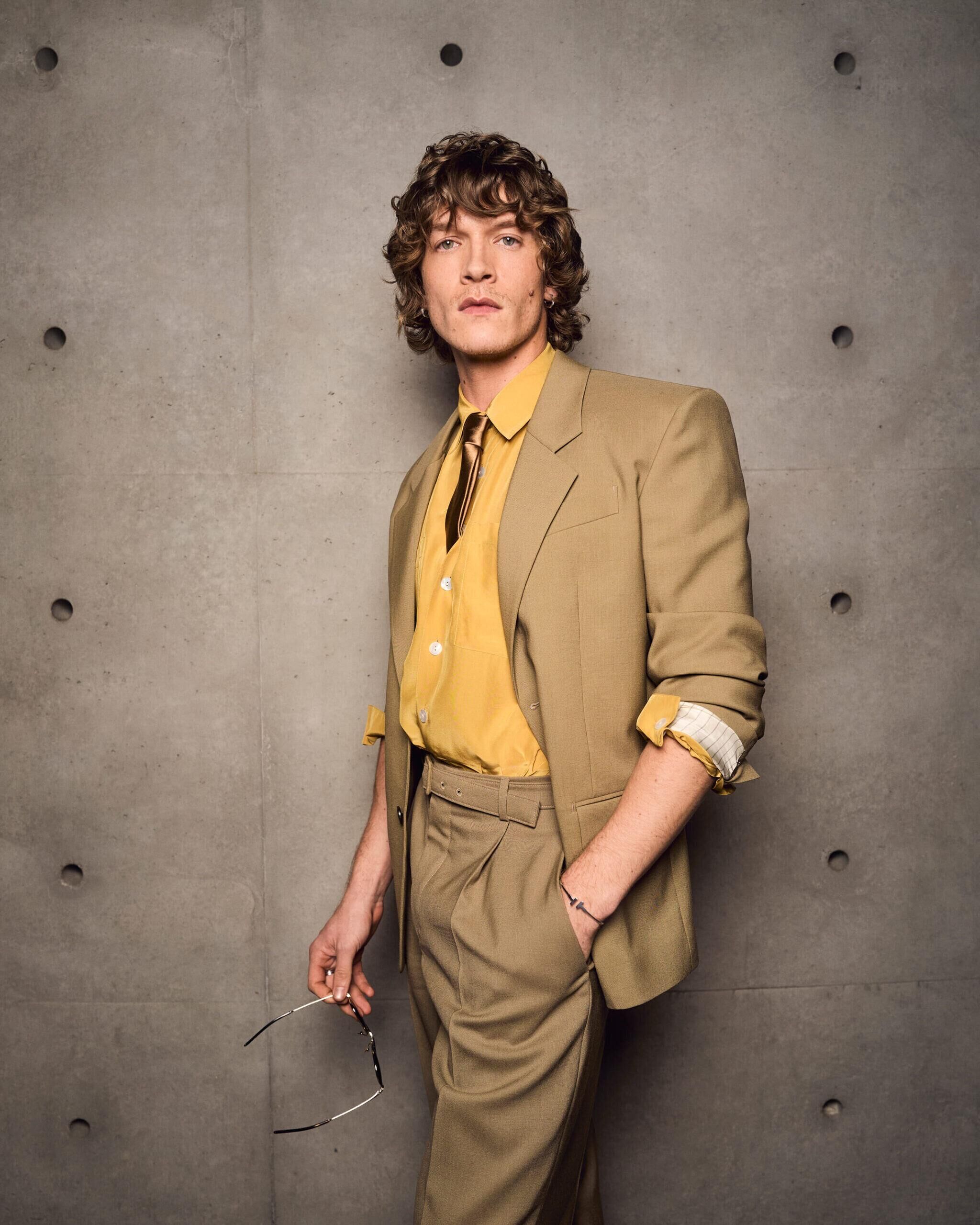 L'acteur Connor Storrie lors du défilé Saint Laurent Homme automne-hiver 2026/2027 © Saint Laurent.