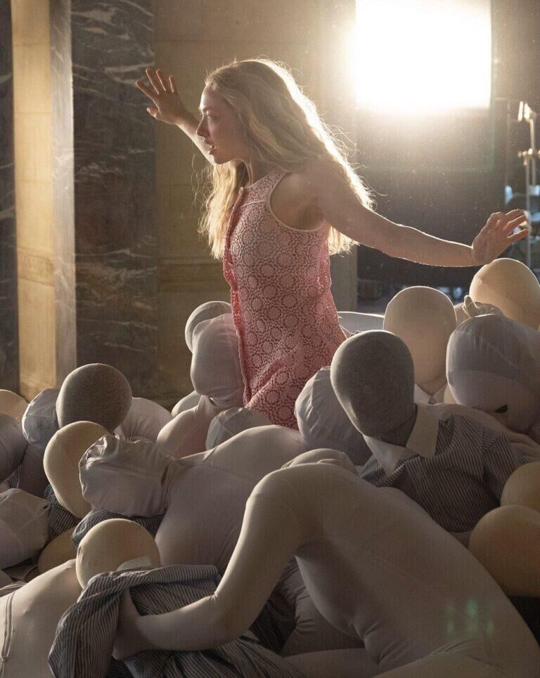 Amanda Seyfried dans le film Discipline par Mona Fastvold – Miu Miu Women’s Tales #31 (2026).