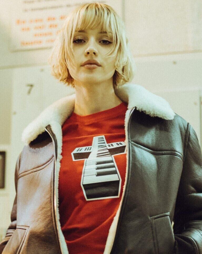 Angèle.