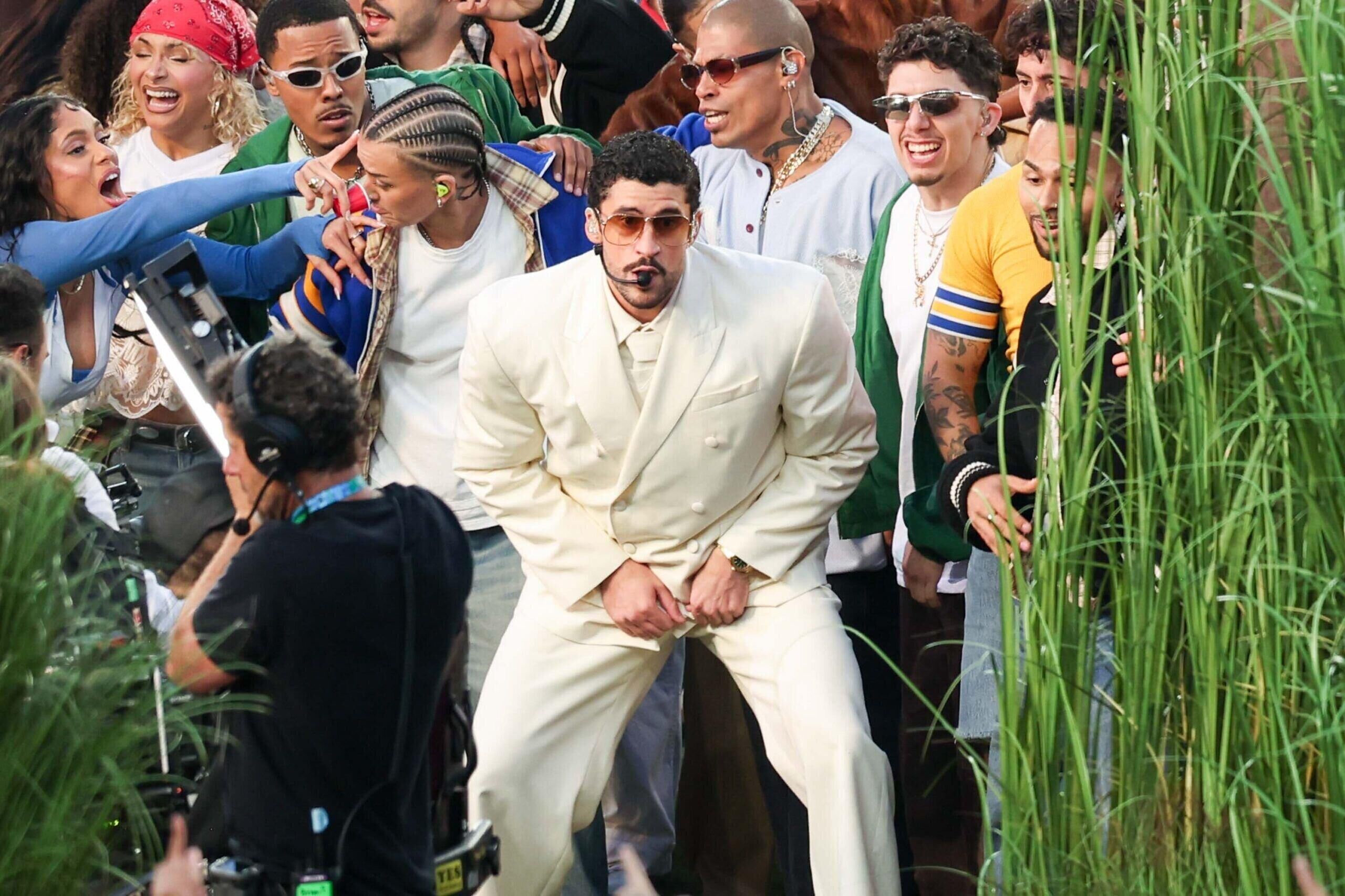Bad Bunny avec une montre Royal Oak d'Audemars Piguet au Super Bowl 2026.