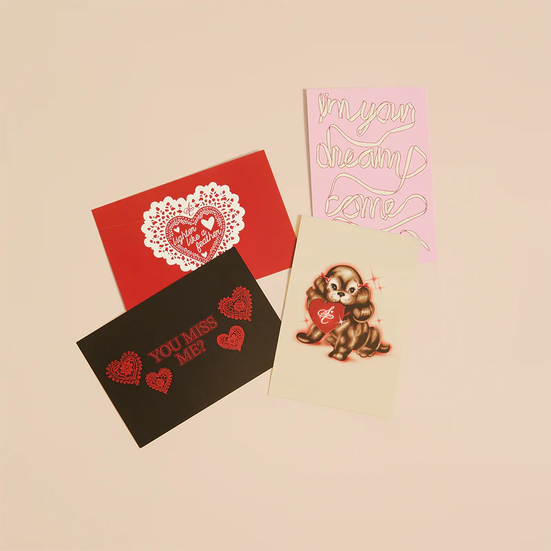 Un set de cartes postales vendu sur le site de Sabrina Carpenter.