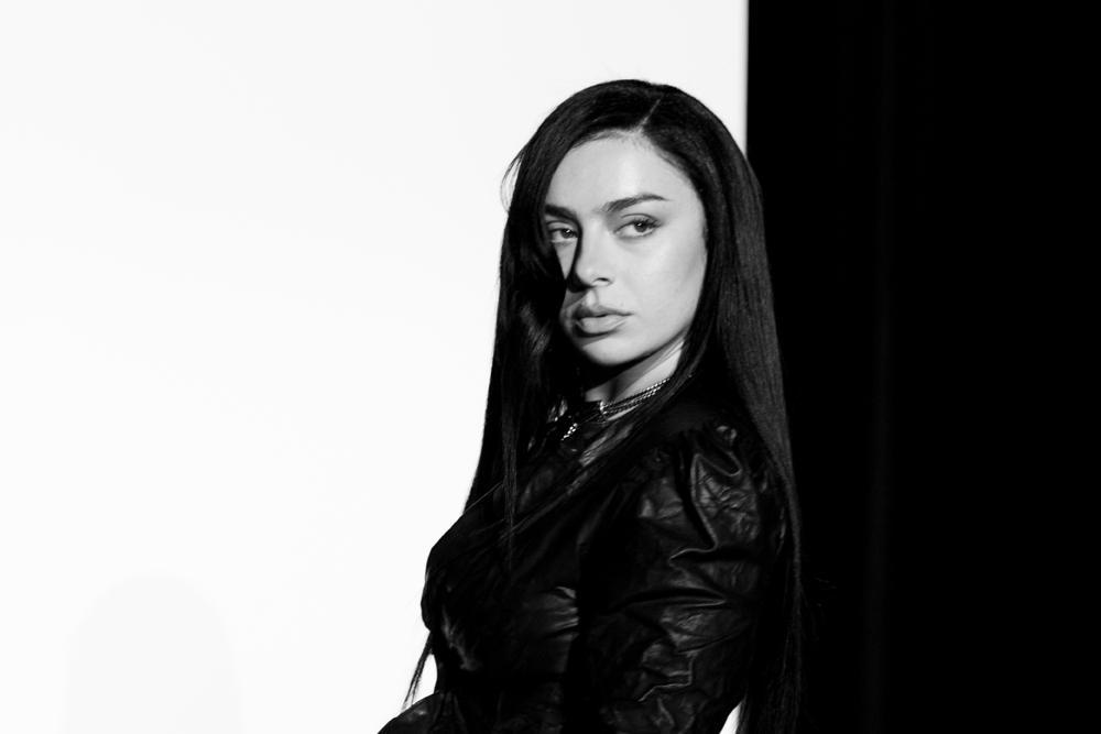 Charli xcx pour apple.