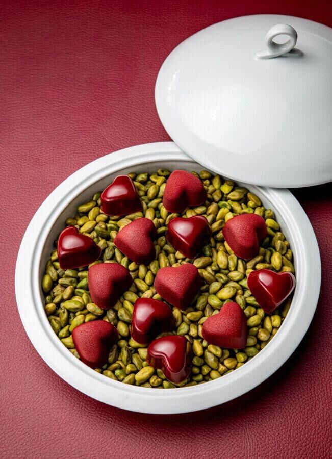 Les Chocolats chocolate hearts by Yannick Alléno valentine's day 2026.