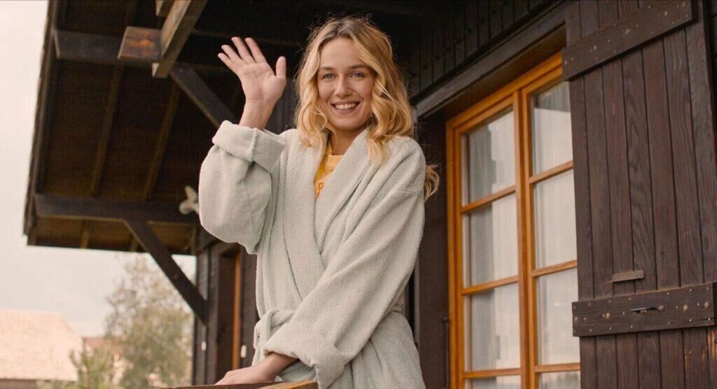 Zoé Marchal dans le film La Poupée (2025). © Novoprod Cinema.