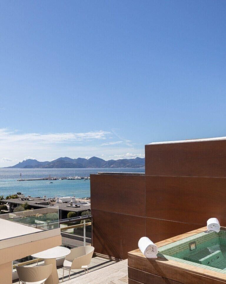 L'hôtel Mondrian à Cannes.