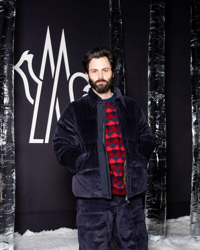 Penn Badgley.