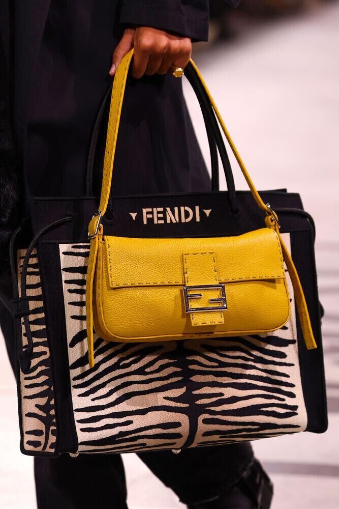Le sac Fendi baguette par Maria Grazia Chiuri pour le défilé Fendi automne-hiver 2026-2027.