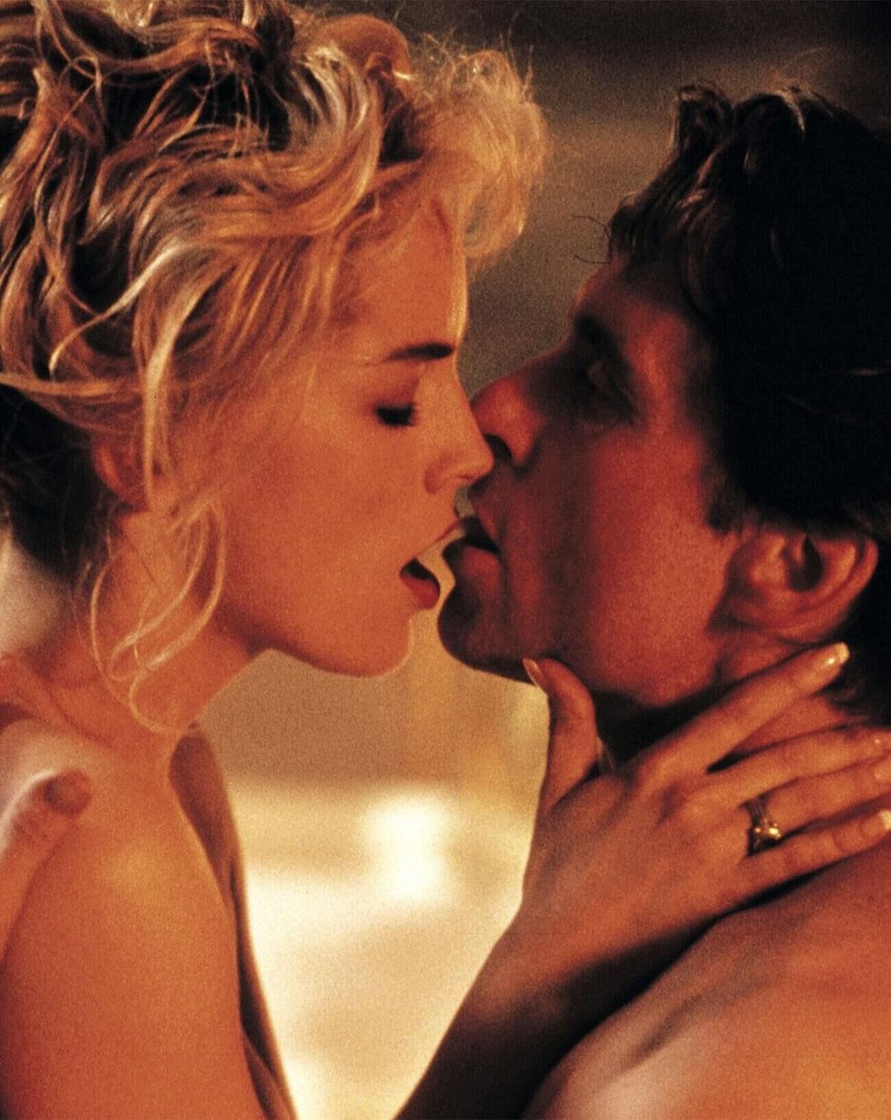 sharon stone et michael douglas dans basic instinct de paul verhoeven thrillers erotiques