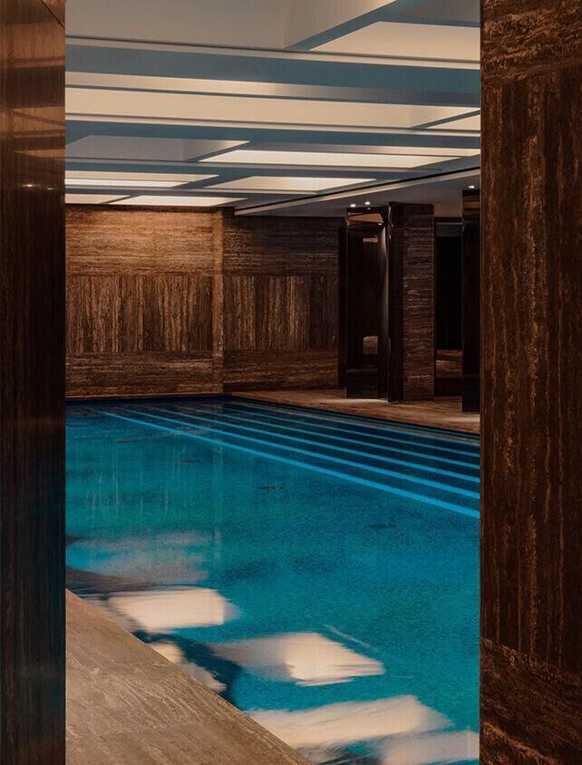 La piscine du Spa Augustinus Bader au Costes, Paris