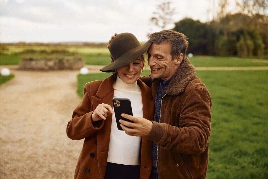 Mathieu Kassovitz et Laetitia Dosch dans Les Rois de la Piste © NOLITA CINEMA