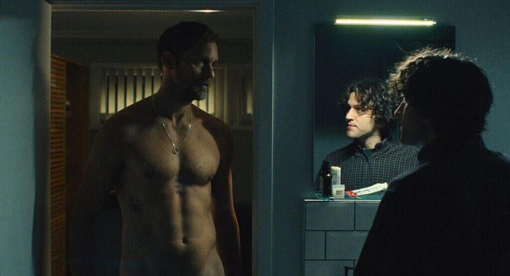 Alexander Skarsgård et Harry Melling dans le film Pillion (2026). © Memento Distribution.