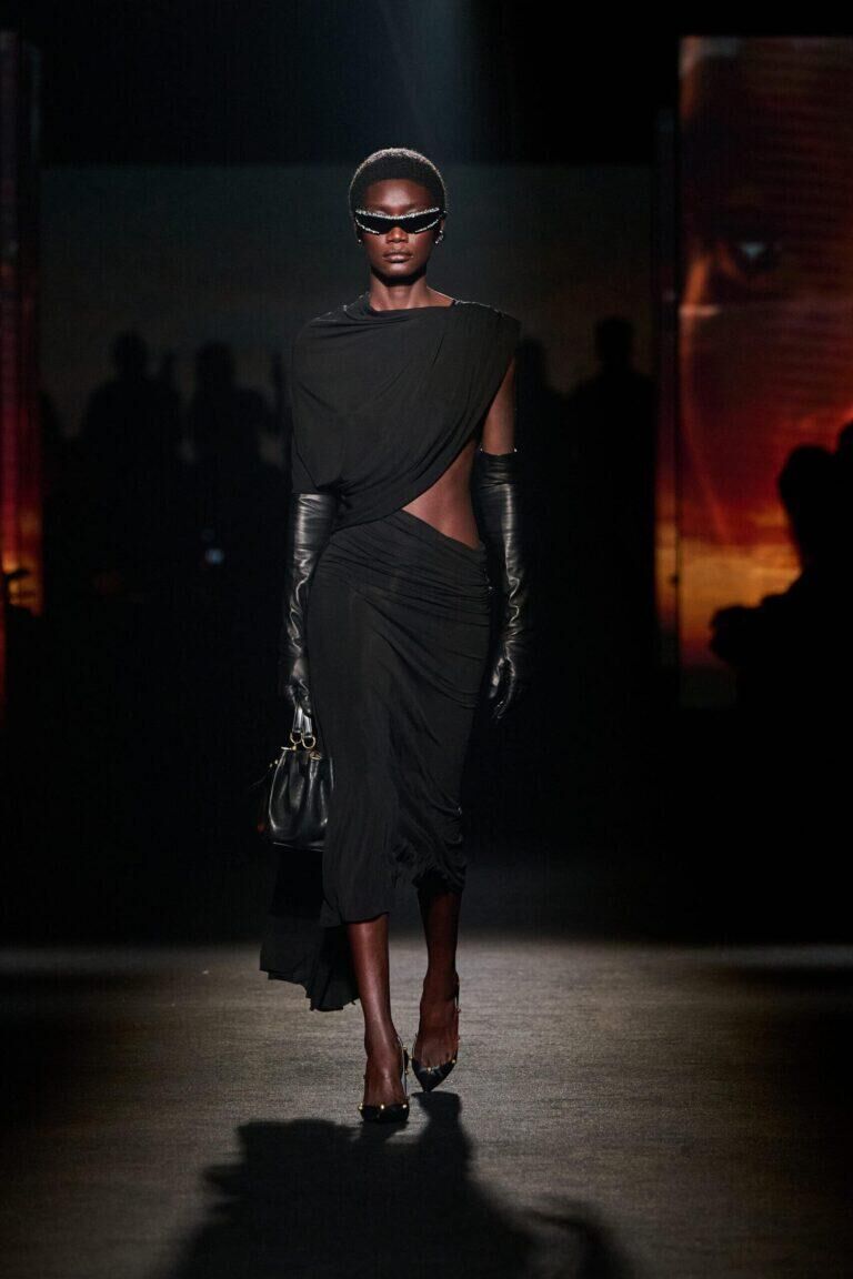 défilé Balenciaga automne-hiver 2026-2027