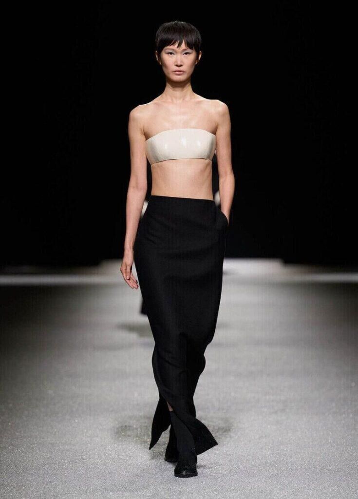 Le défilé Issey Miyake automne-hiver 2026-2027.