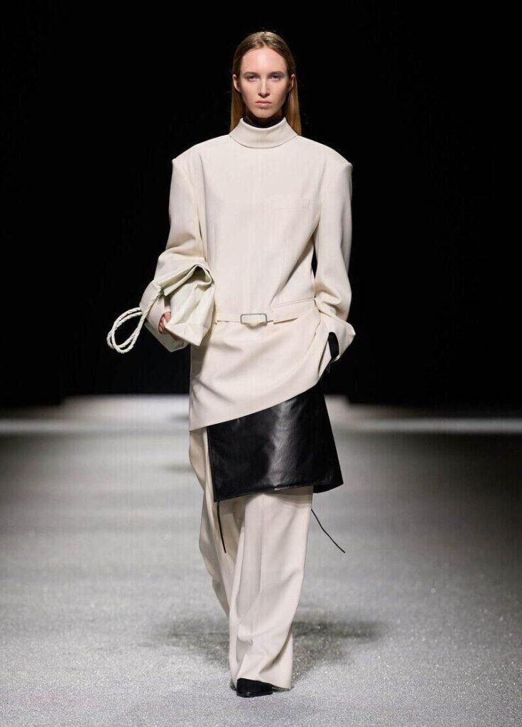 Le défilé Issey Miyake automne-hiver 2026-2027.