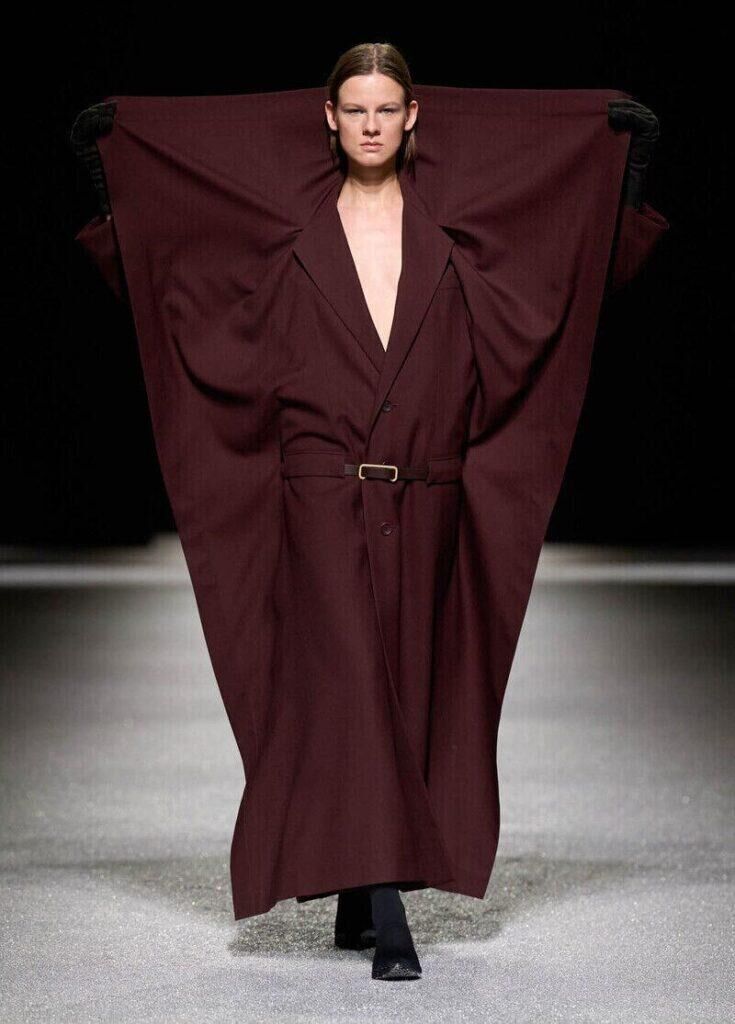 Le défilé Issey Miyake automne-hiver 2026-2027.
